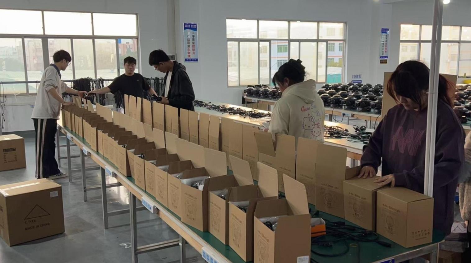 Packing and shipping at the Haochuang factory
